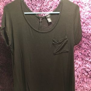 rue21: Black Pocket Tee